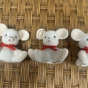 Vintage Ornaments Ceramic Ornament
Mouse Estate Find
Set Of Three Red Bows